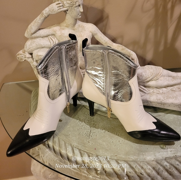 Vince Camuto Saiovell Leather Ankle Cowboy Heeled Western Boot Designer #641 - Picture 11 of 16